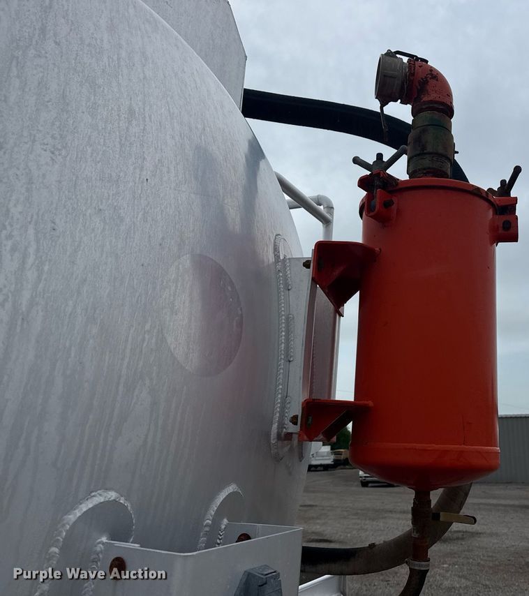 image for item EG6022 2012 Dragon Products LTD. vacuum trailer