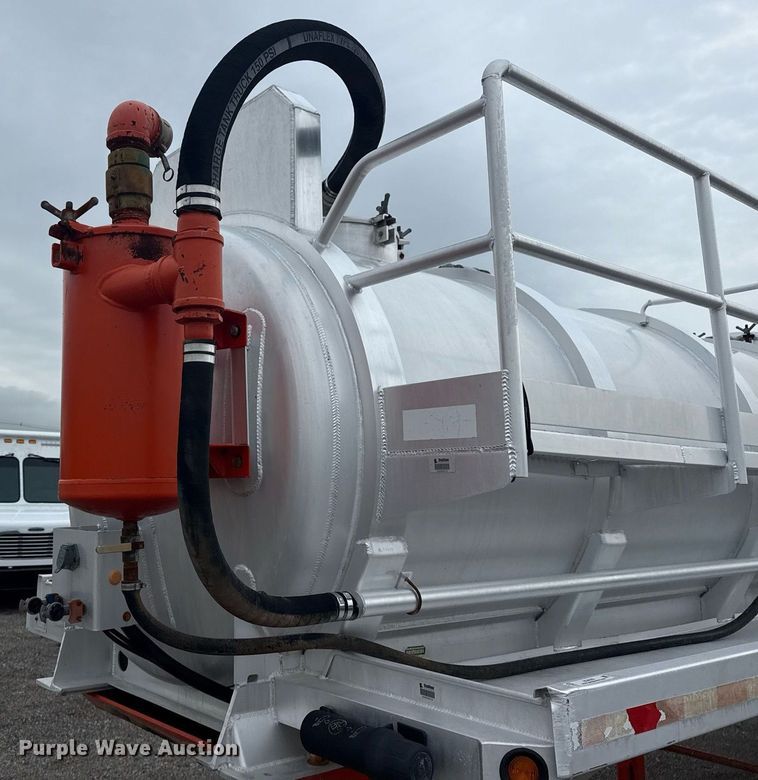 image for item EG6022 2012 Dragon Products LTD. vacuum trailer