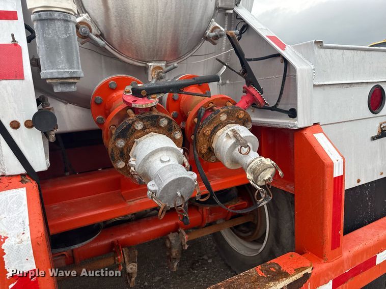 image for item EG6022 2012 Dragon Products LTD. vacuum trailer