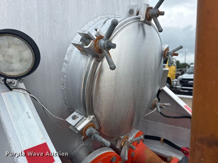 image for item EG6022 2012 Dragon Products LTD. vacuum trailer