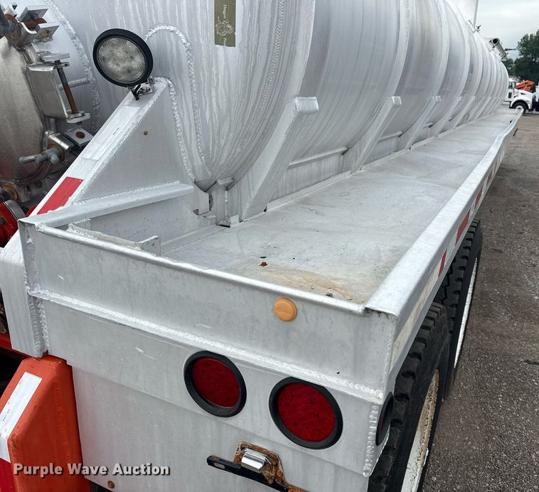 image for item EG6022 2012 Dragon Products LTD. vacuum trailer