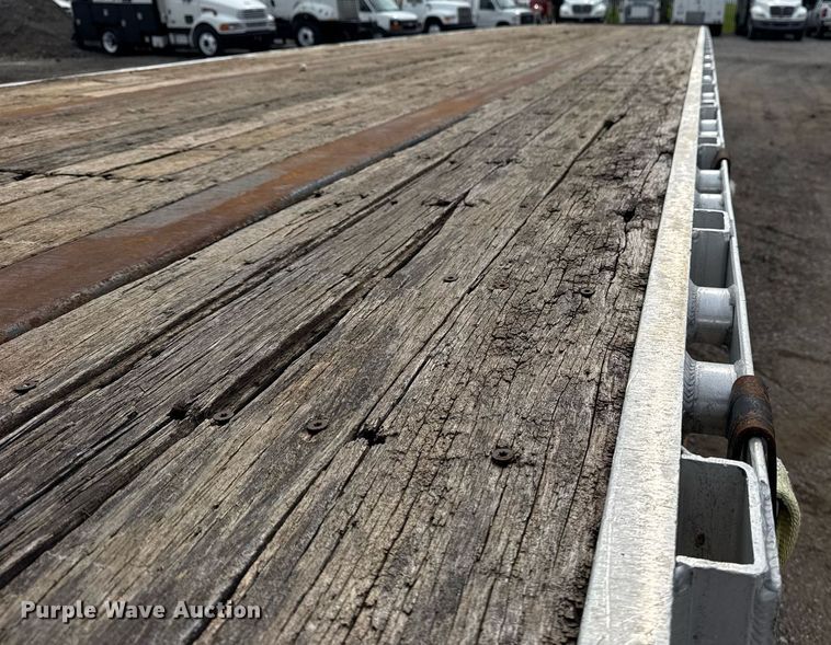 image for item EG6025 2003 Utility trailers  flatbed trailer