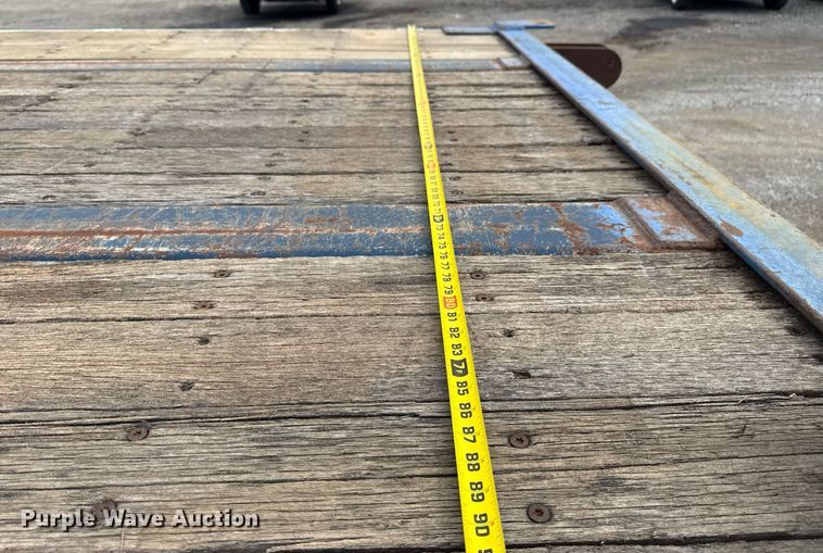 image for item EG6025 2003 Utility trailers  flatbed trailer