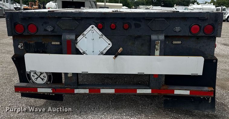 image for item EG6031 2003 Kalyn Siebert flatbed trailer