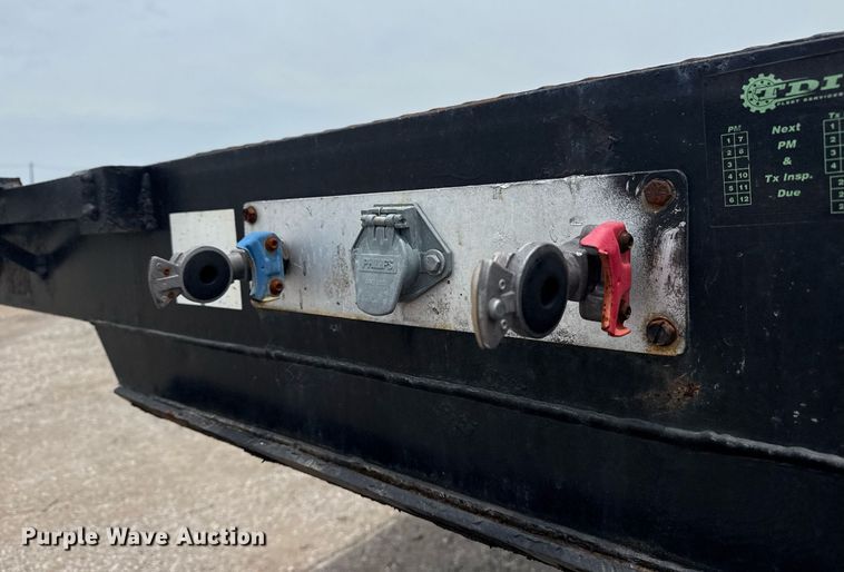 image for item EG6031 2003 Kalyn Siebert flatbed trailer