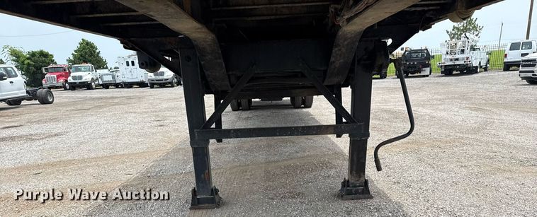 image for item EG6031 2003 Kalyn Siebert flatbed trailer