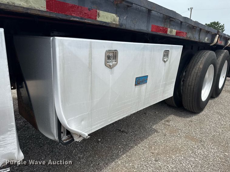 image for item EG6031 2003 Kalyn Siebert flatbed trailer