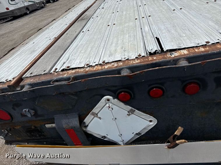 image for item EG6031 2003 Kalyn Siebert flatbed trailer