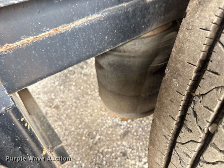 image for item EG6031 2003 Kalyn Siebert flatbed trailer