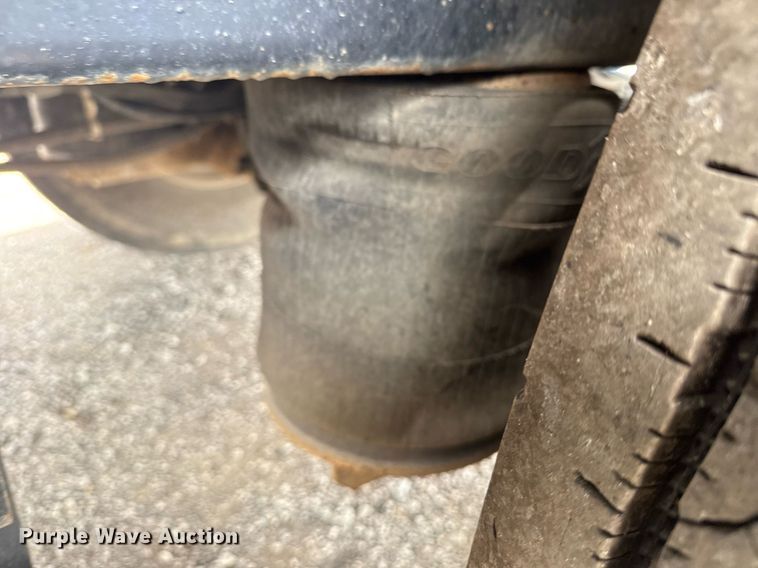 image for item EG6031 2003 Kalyn Siebert flatbed trailer