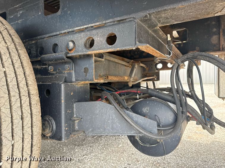 image for item EG6031 2003 Kalyn Siebert flatbed trailer