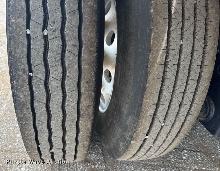 image for item EG6031 2003 Kalyn Siebert flatbed trailer