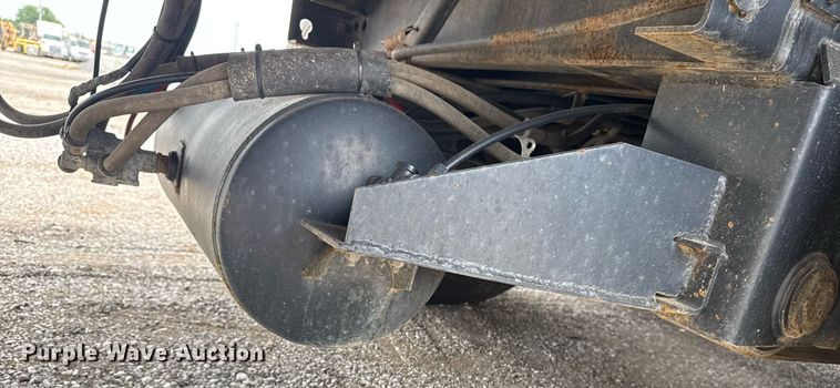 image for item EG6031 2003 Kalyn Siebert flatbed trailer