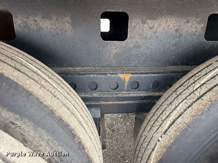 image for item EG6031 2003 Kalyn Siebert flatbed trailer