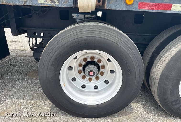 image for item EG6031 2003 Kalyn Siebert flatbed trailer