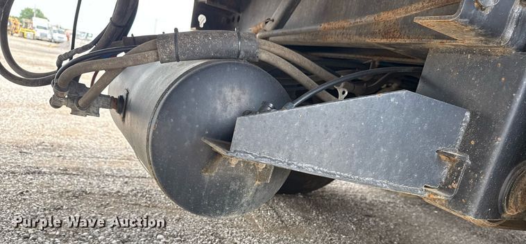 image for item EG6031 2003 Kalyn Siebert flatbed trailer