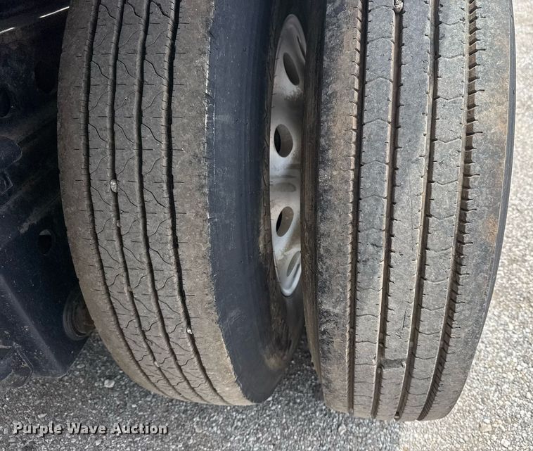 image for item EG6031 2003 Kalyn Siebert flatbed trailer