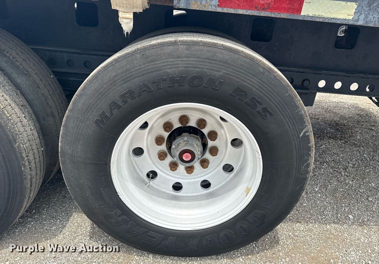 image for item EG6031 2003 Kalyn Siebert flatbed trailer