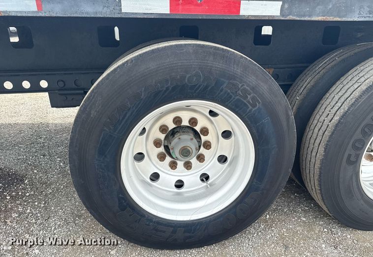 image for item EG6031 2003 Kalyn Siebert flatbed trailer