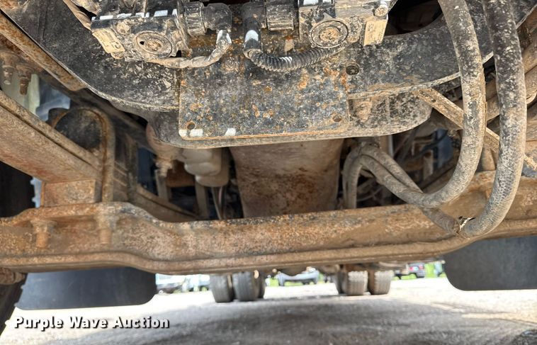 image for item EG6036 2012 Mack CHU613 semi truck