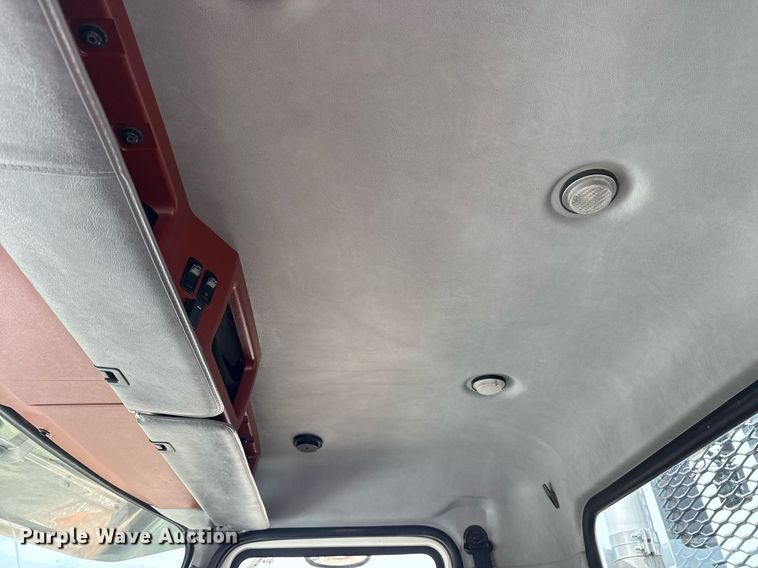 image for item EG6036 2012 Mack CHU613 semi truck