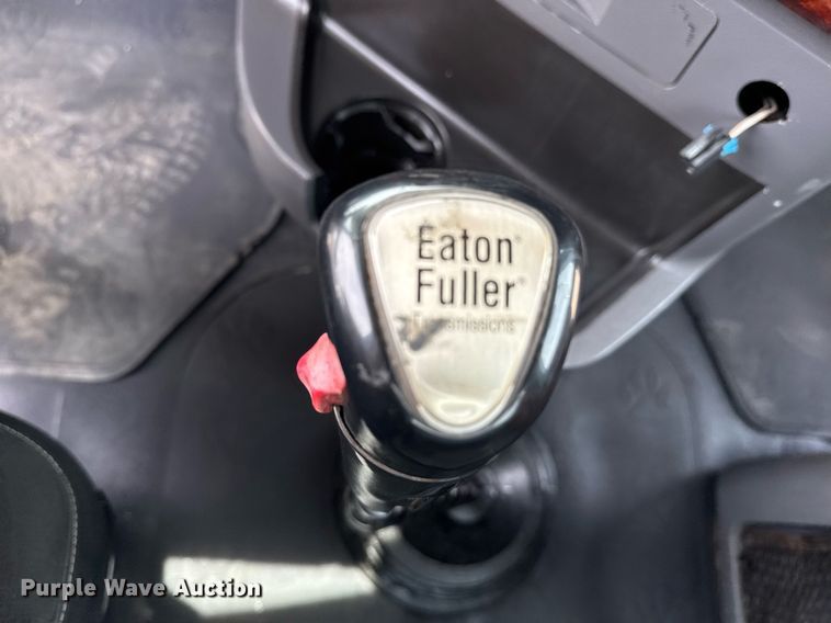 image for item EG6036 2012 Mack CHU613 semi truck