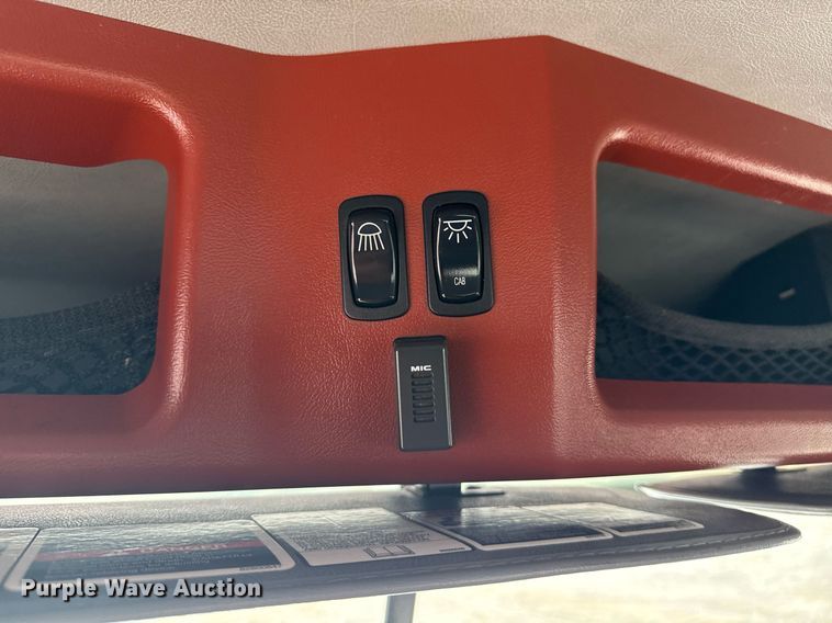 image for item EG6036 2012 Mack CHU613 semi truck