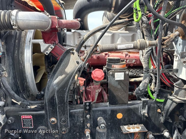 image for item EG6036 2012 Mack CHU613 semi truck