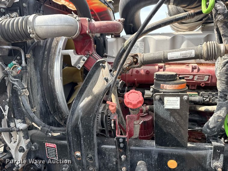 image for item EG6036 2012 Mack CHU613 semi truck