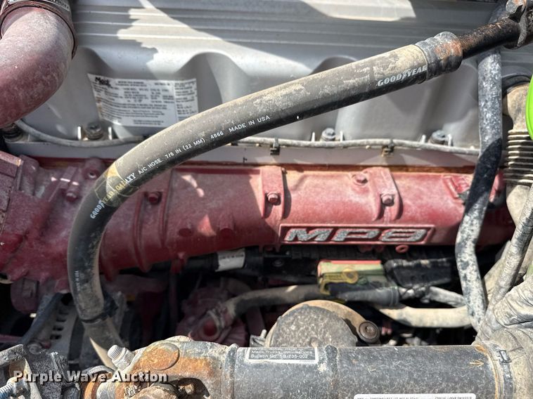 image for item EG6036 2012 Mack CHU613 semi truck