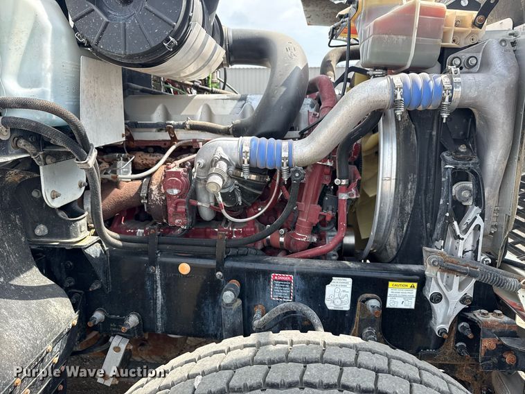 image for item EG6036 2012 Mack CHU613 semi truck