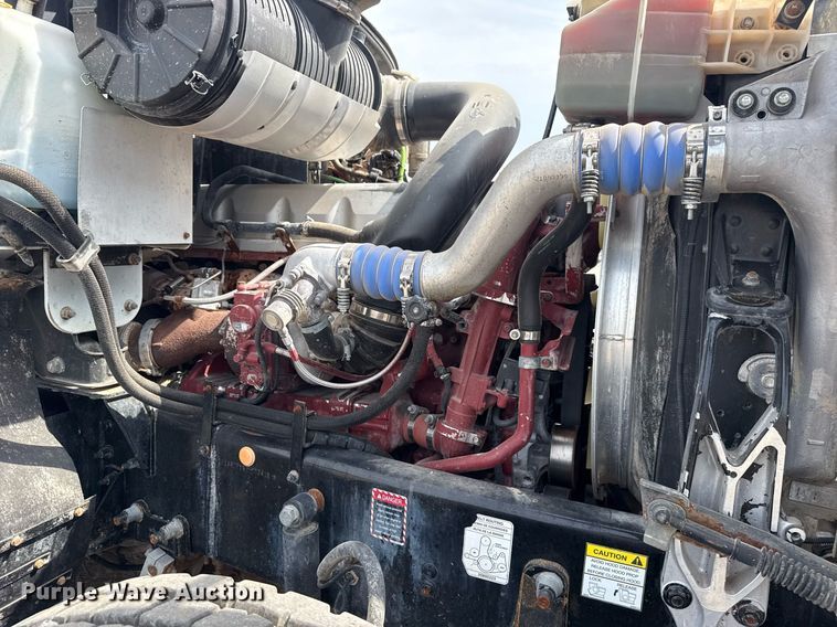 image for item EG6036 2012 Mack CHU613 semi truck