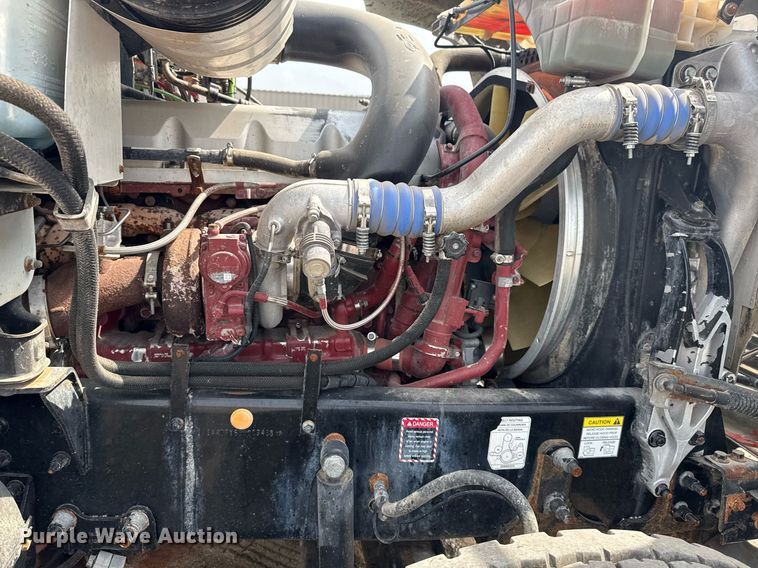 image for item EG6036 2012 Mack CHU613 semi truck