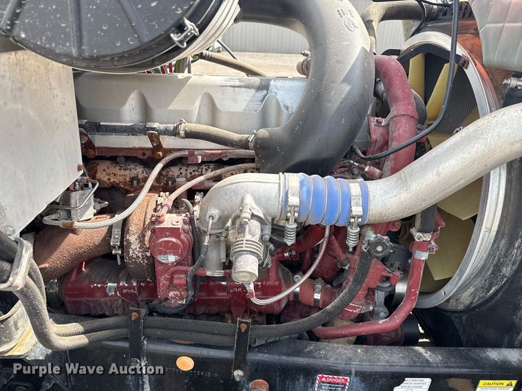 image for item EG6036 2012 Mack CHU613 semi truck