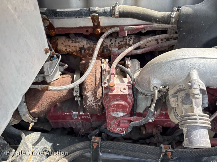 image for item EG6036 2012 Mack CHU613 semi truck