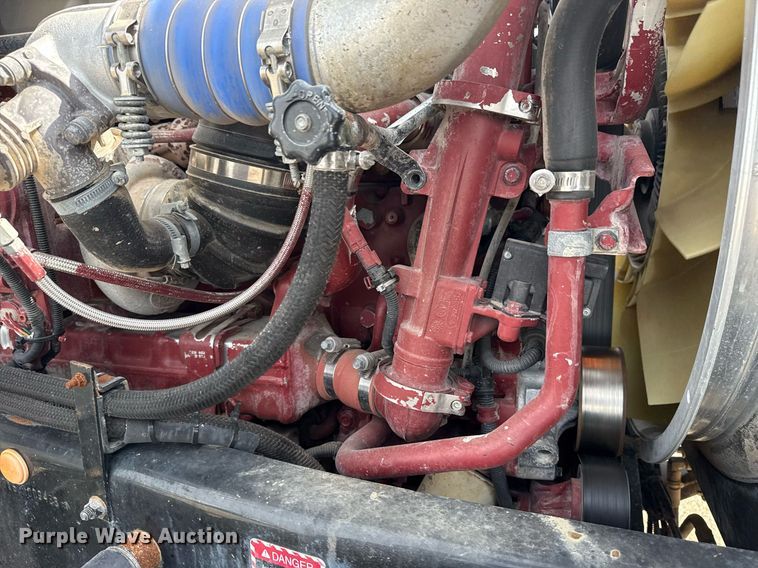 image for item EG6036 2012 Mack CHU613 semi truck