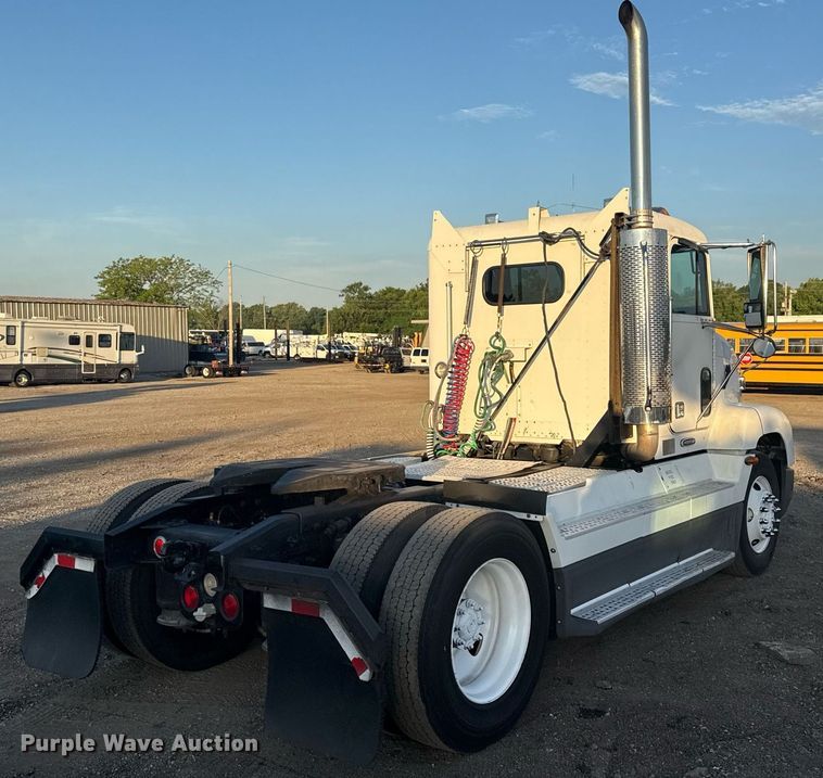 CAMIóN 2000 FREIGHTLINER