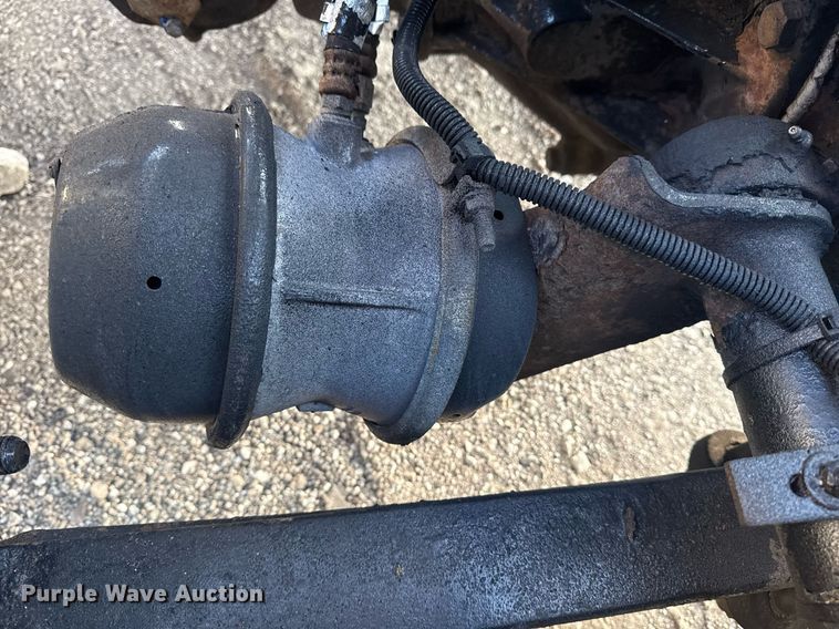 image for item EG6064 2000 Freightliner FLD semi truck