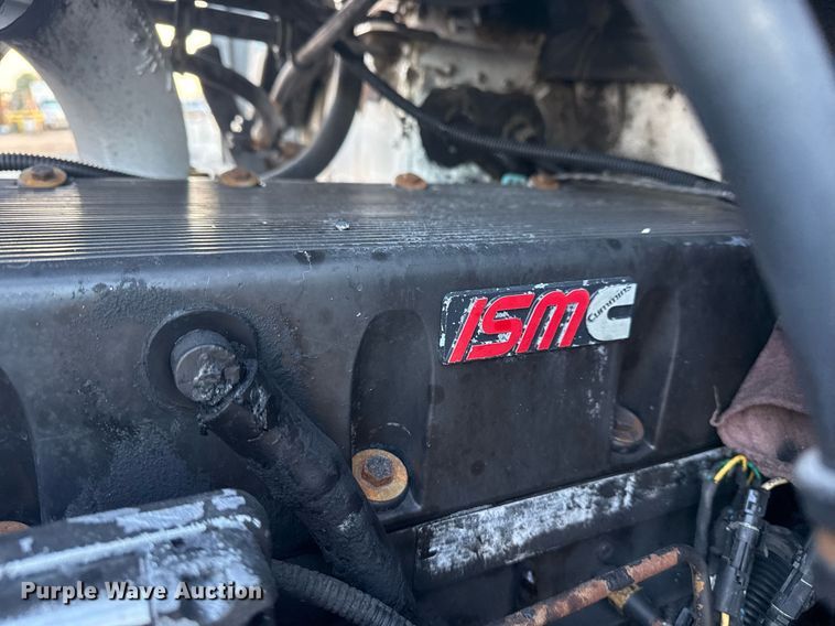 image for item EG6064 2000 Freightliner FLD semi truck