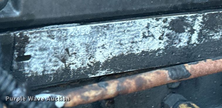 image for item EG6064 2000 Freightliner FLD semi truck