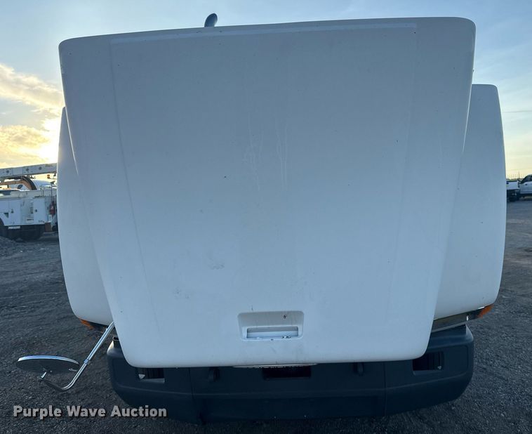 image for item EG6064 2000 Freightliner FLD semi truck