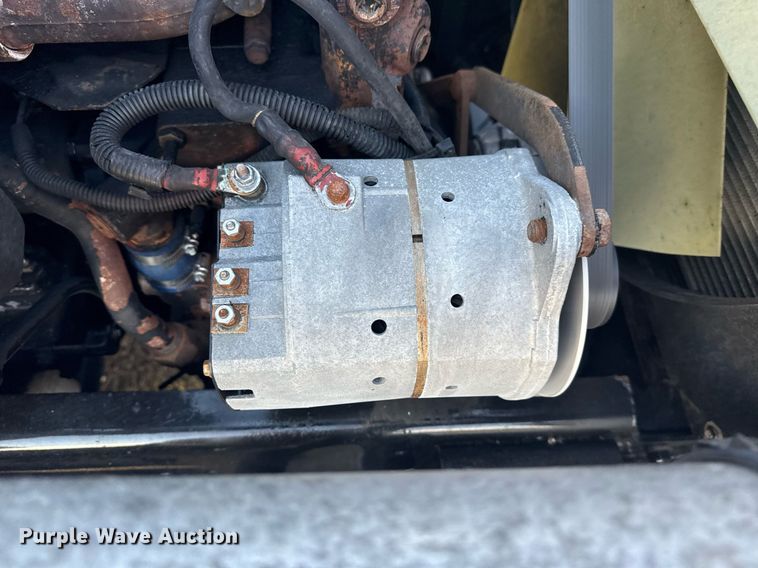 image for item EG6064 2000 Freightliner FLD semi truck