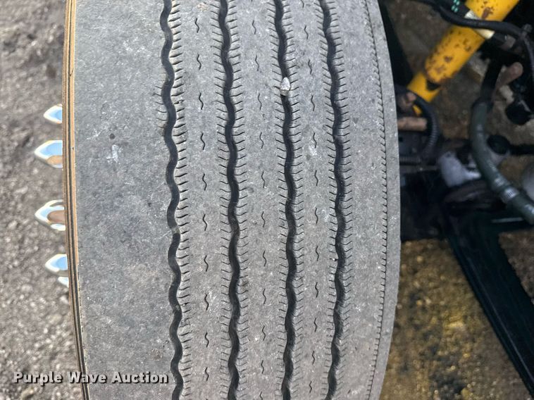 image for item EG6064 2000 Freightliner FLD semi truck