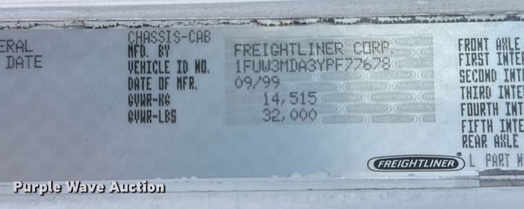 image for item EG6064 2000 Freightliner FLD semi truck