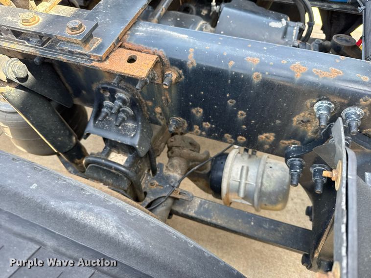 image for item EG6353 2016 Freightliner Cascadia semi truck