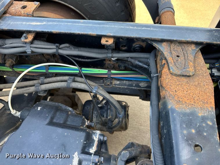 image for item EG6353 2016 Freightliner Cascadia semi truck