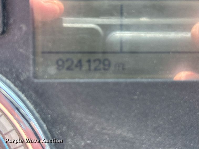 image for item EG6353 2016 Freightliner Cascadia semi truck