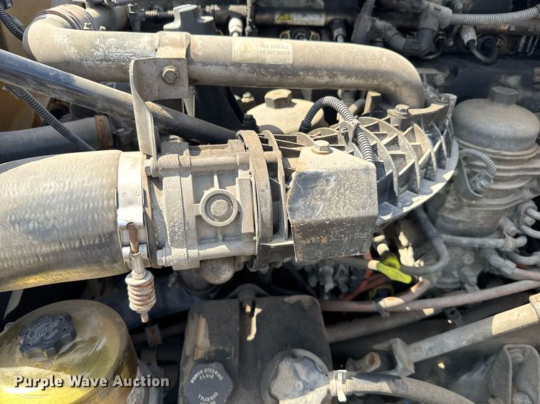 image for item EG6353 2016 Freightliner Cascadia semi truck