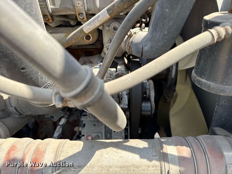 image for item EG6353 2016 Freightliner Cascadia semi truck