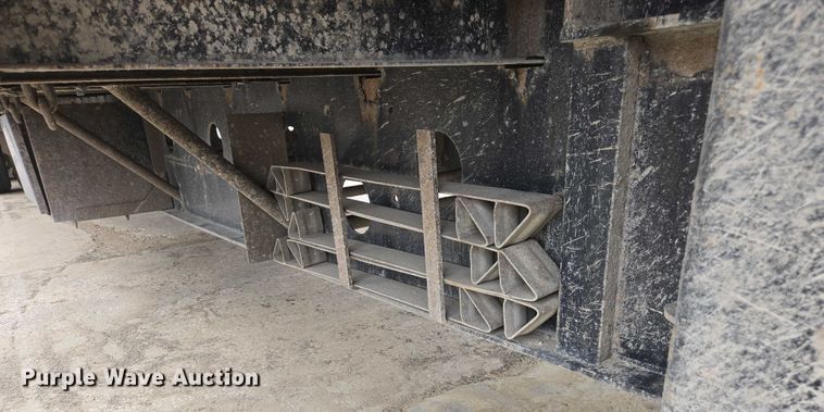 image for item EM2154 2014 Transcraft Deagle II 53x102 drop deck trailer